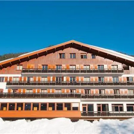 Exhilarating Les Du Prariand Sleeps 2 * Megève