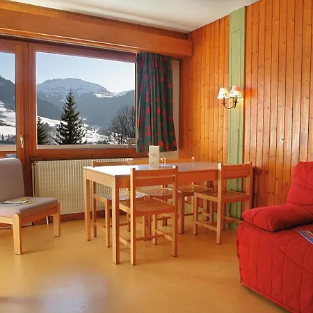Exhilarating Les Du Prariand Sleeps 2 * Megève